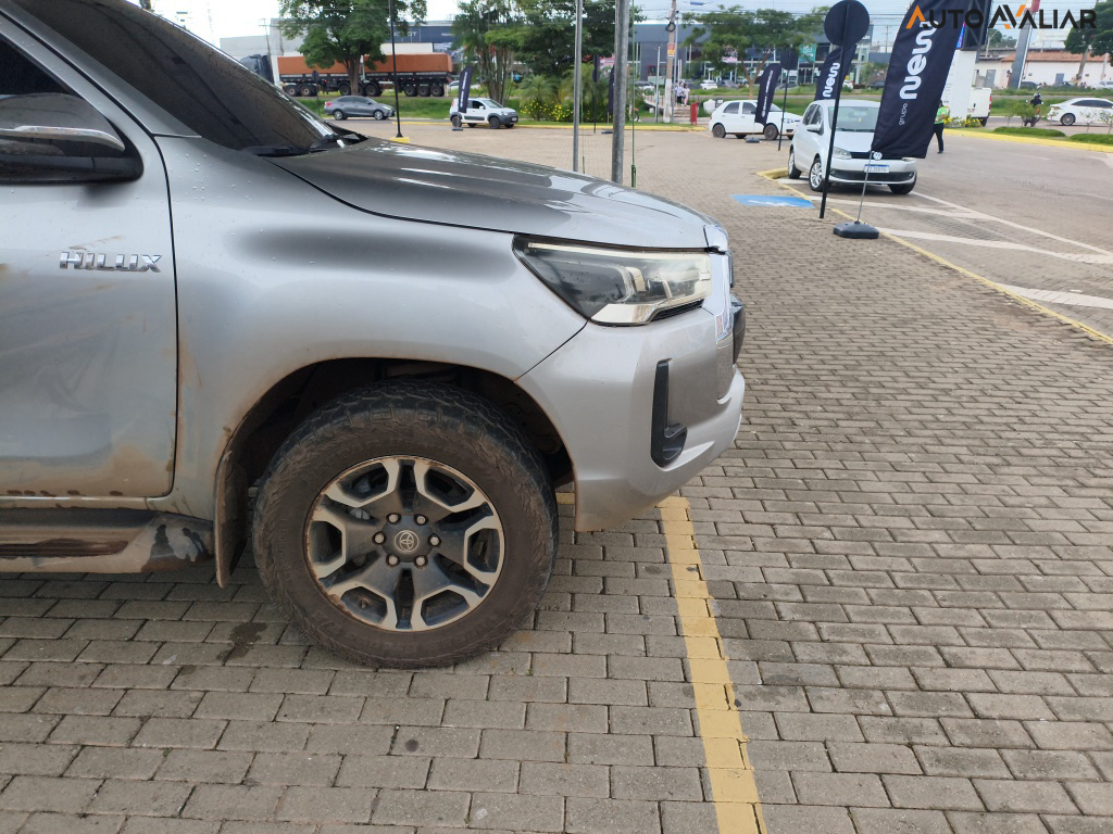 TOYOTA HILUX 2.8 D-4D TURBO DIESEL CD SRV 4X4 AUTOM&Aacute;TICO