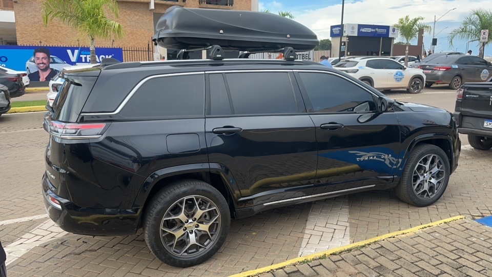 JEEP COMMANDER 2.0 TD380 TURBO DIESEL OVERLAND AT9