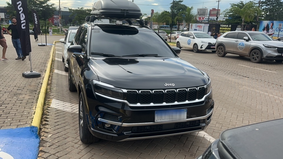 JEEP COMMANDER 2.0 TD380 TURBO DIESEL OVERLAND AT9