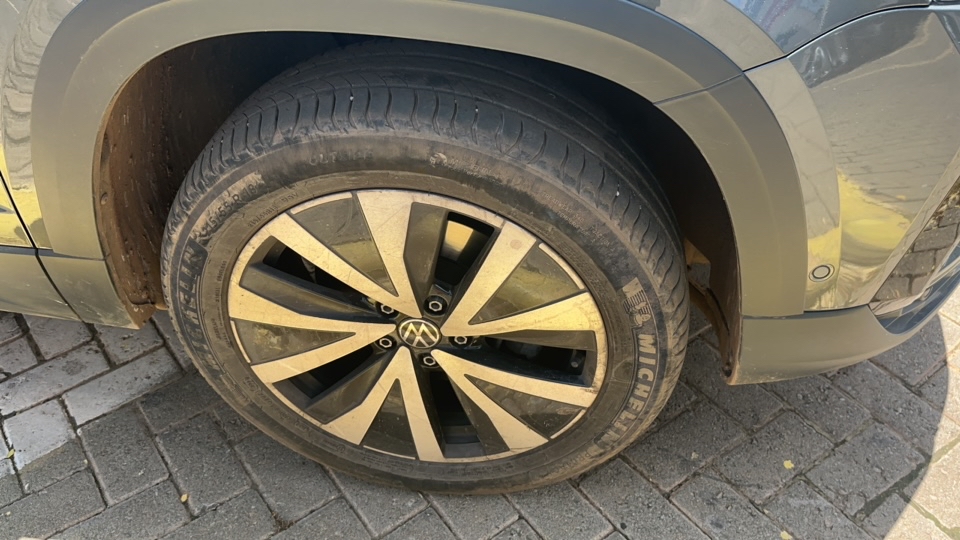 VOLKSWAGEN TAOS 1.4 250 TSI TOTAL FLEX HIGHLINE AUTOM&Aacute;TICO