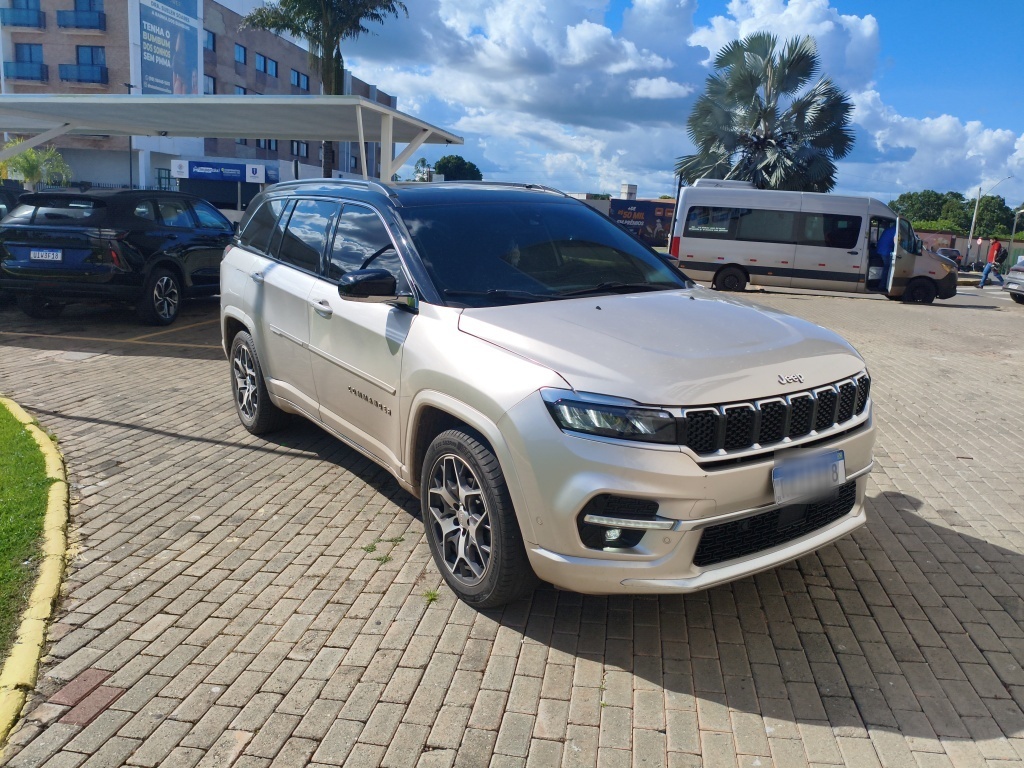 JEEP COMMANDER 1.3 T270 TURBO FLEX OVERLAND AT6