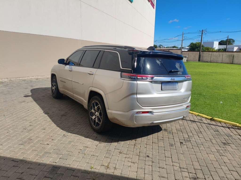 JEEP COMMANDER 1.3 T270 TURBO FLEX OVERLAND AT6