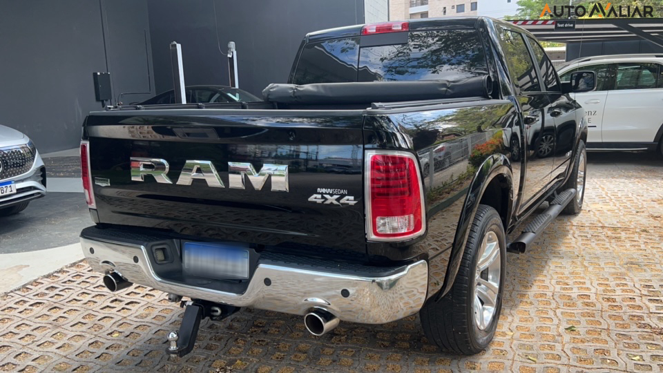 RAM CLASSIC 5.7 V8 GASOLINA LARAMIE CD 4X4 AUTOMATICO