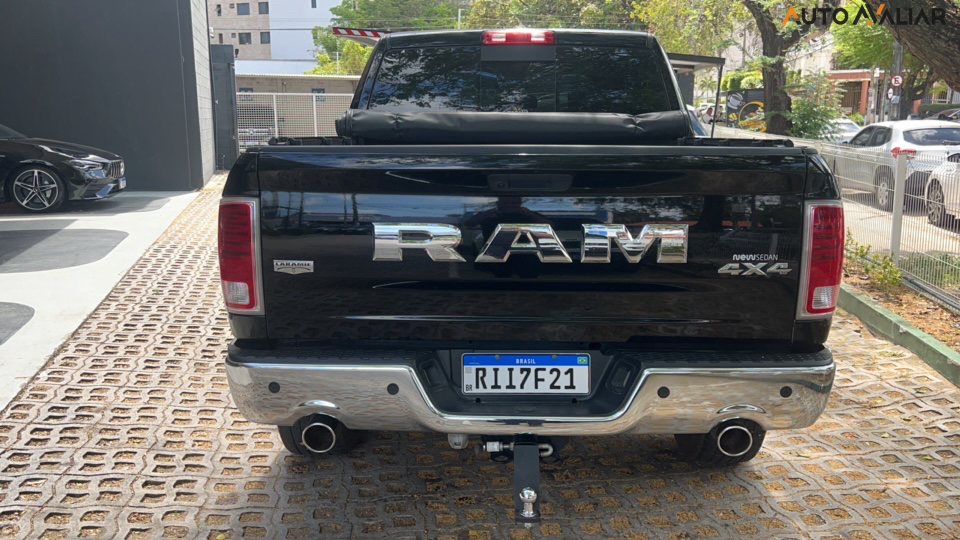 RAM CLASSIC 5.7 V8 GASOLINA LARAMIE CD 4X4 AUTOMATICO