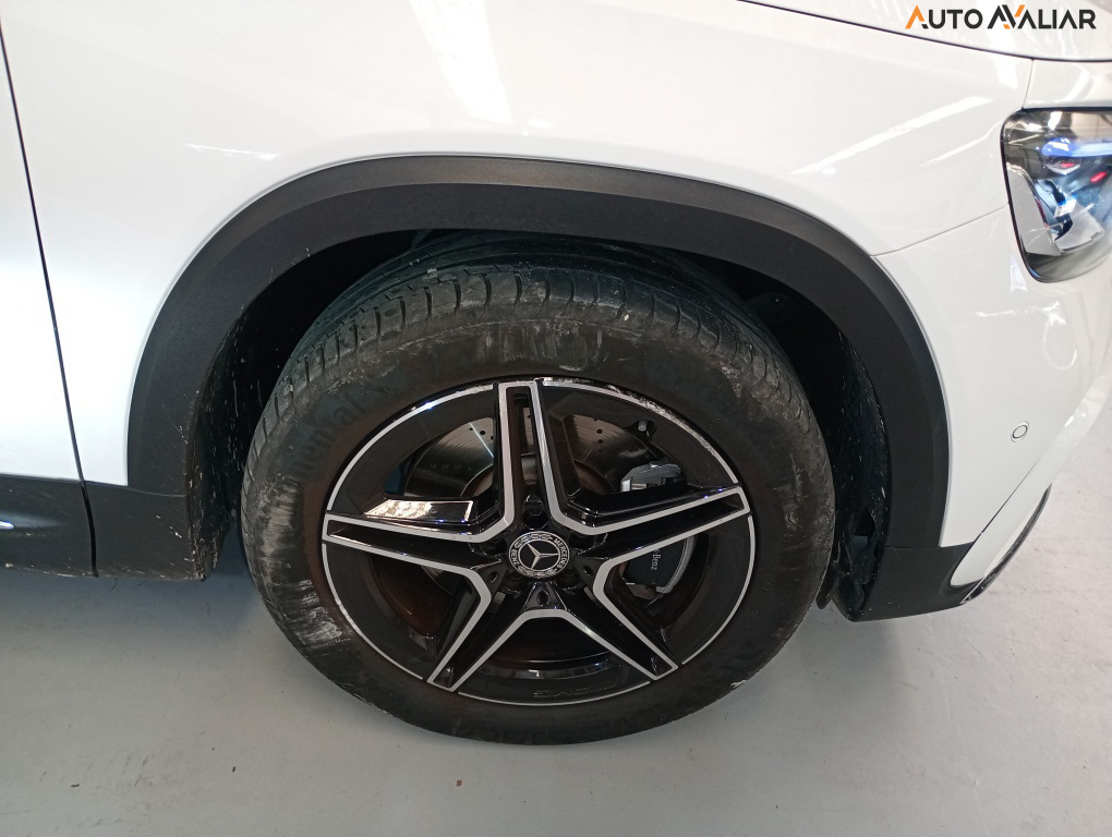 MERCEDES-BENZ GLB 220 2.0 MHEV AMG LINE 4MATIC 8G-DCT