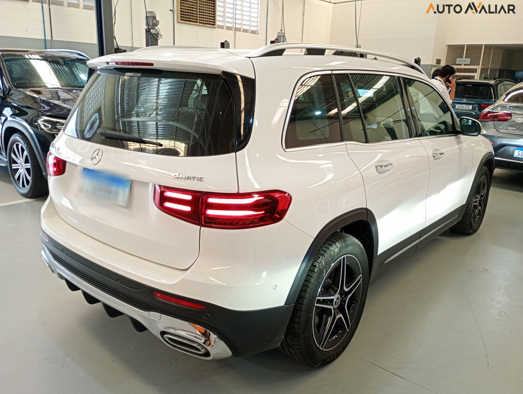 MERCEDES-BENZ GLB 220 2.0 MHEV AMG LINE 4MATIC 8G-DCT