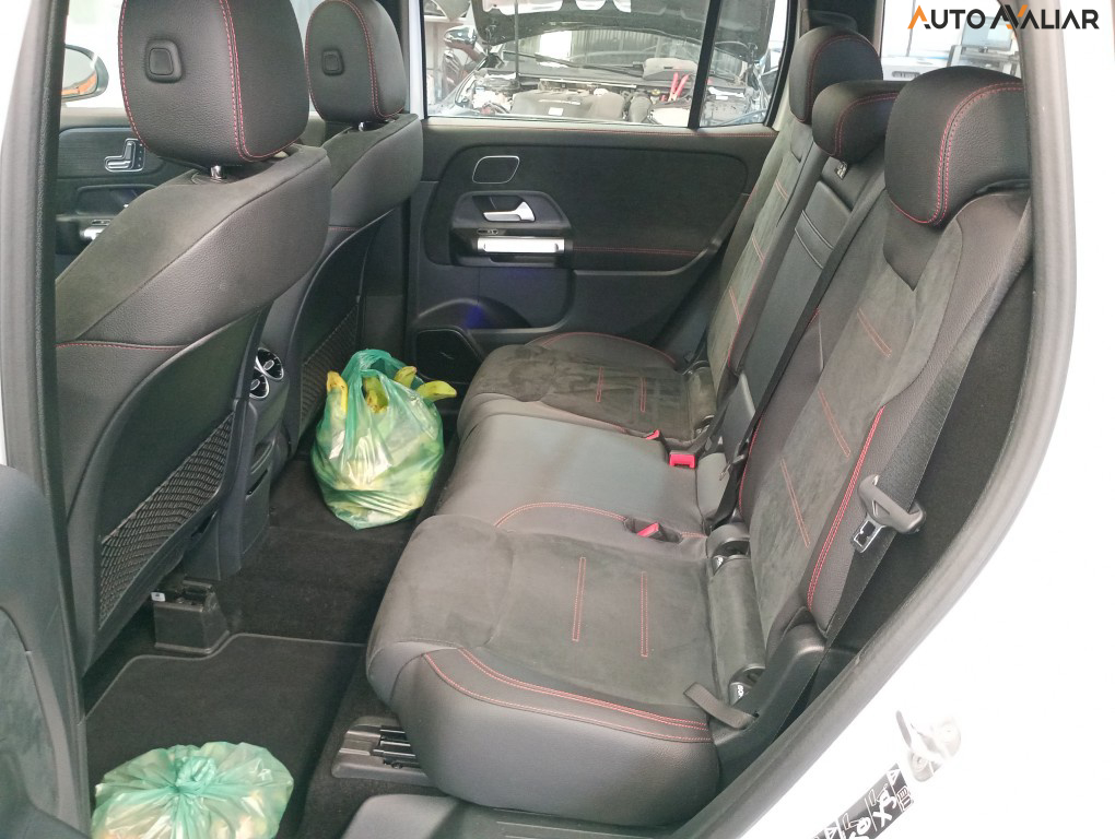 MERCEDES-BENZ GLB 220 2.0 MHEV AMG LINE 4MATIC 8G-DCT