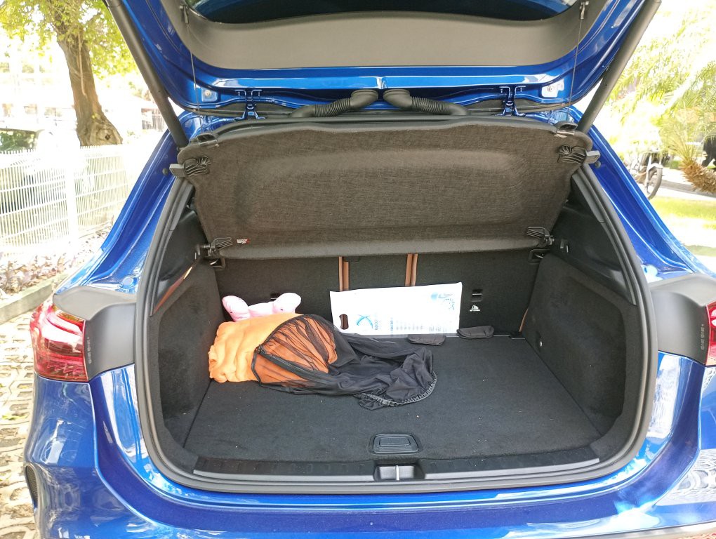 MERCEDES-BENZ GLA 200 1.3 MHEV AMG LINE 7G-DCT