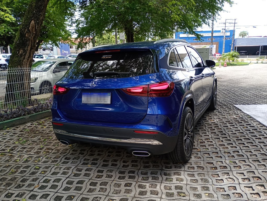MERCEDES-BENZ GLA 200 1.3 MHEV AMG LINE 7G-DCT