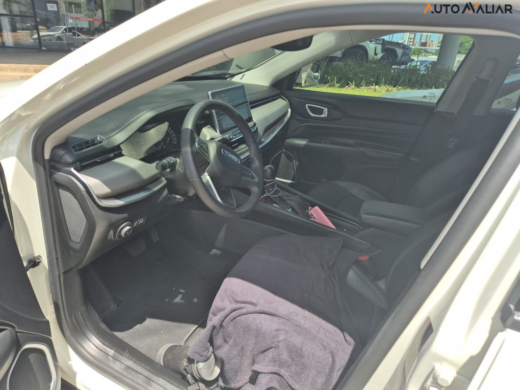 JEEP COMPASS 1.3 T270 TURBO FLEX LONGITUDE AT6