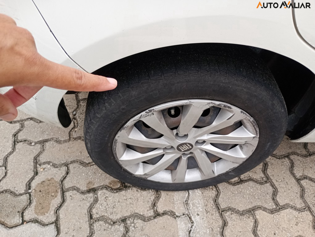 FIAT PALIO 1.6 MPI ESSENCE 16V FLEX 4P AUTOMATIZADO