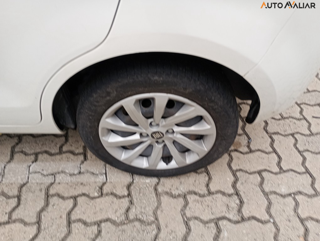 FIAT PALIO 1.6 MPI ESSENCE 16V FLEX 4P AUTOMATIZADO