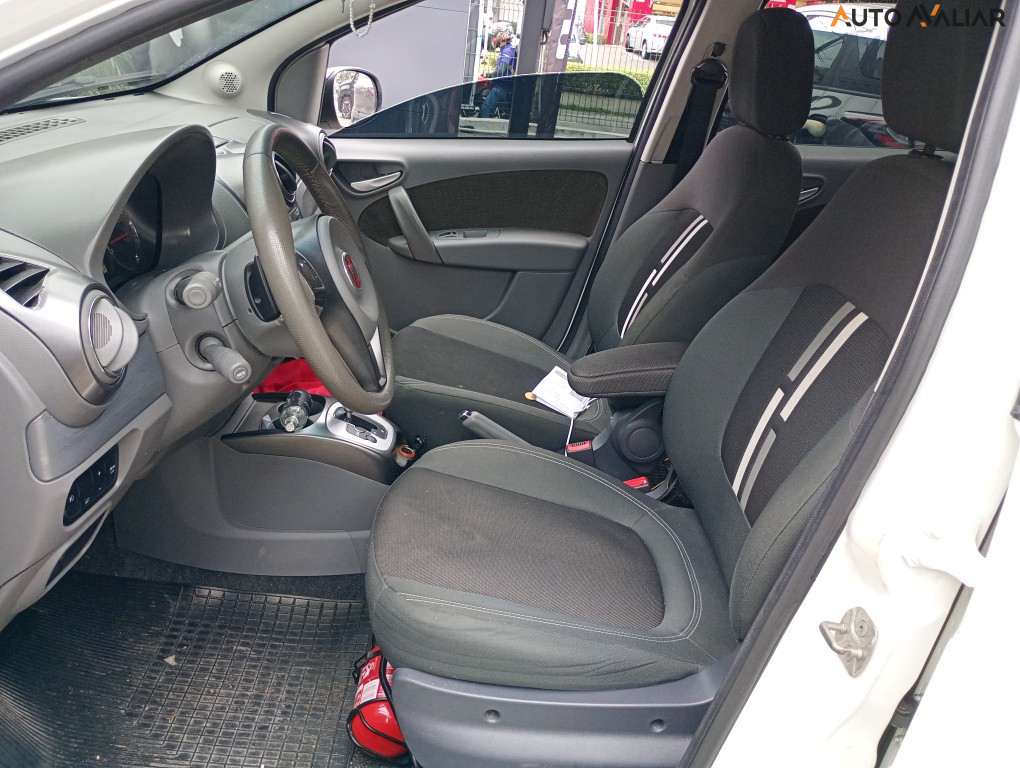 FIAT PALIO 1.6 MPI ESSENCE 16V FLEX 4P AUTOMATIZADO