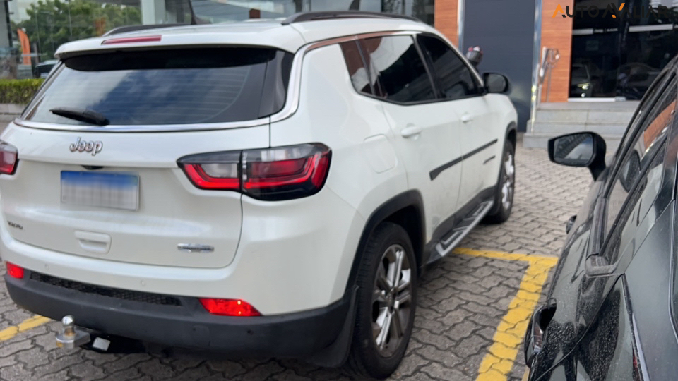 JEEP COMPASS 1.3 T270 TURBO FLEX LONGITUDE AT6