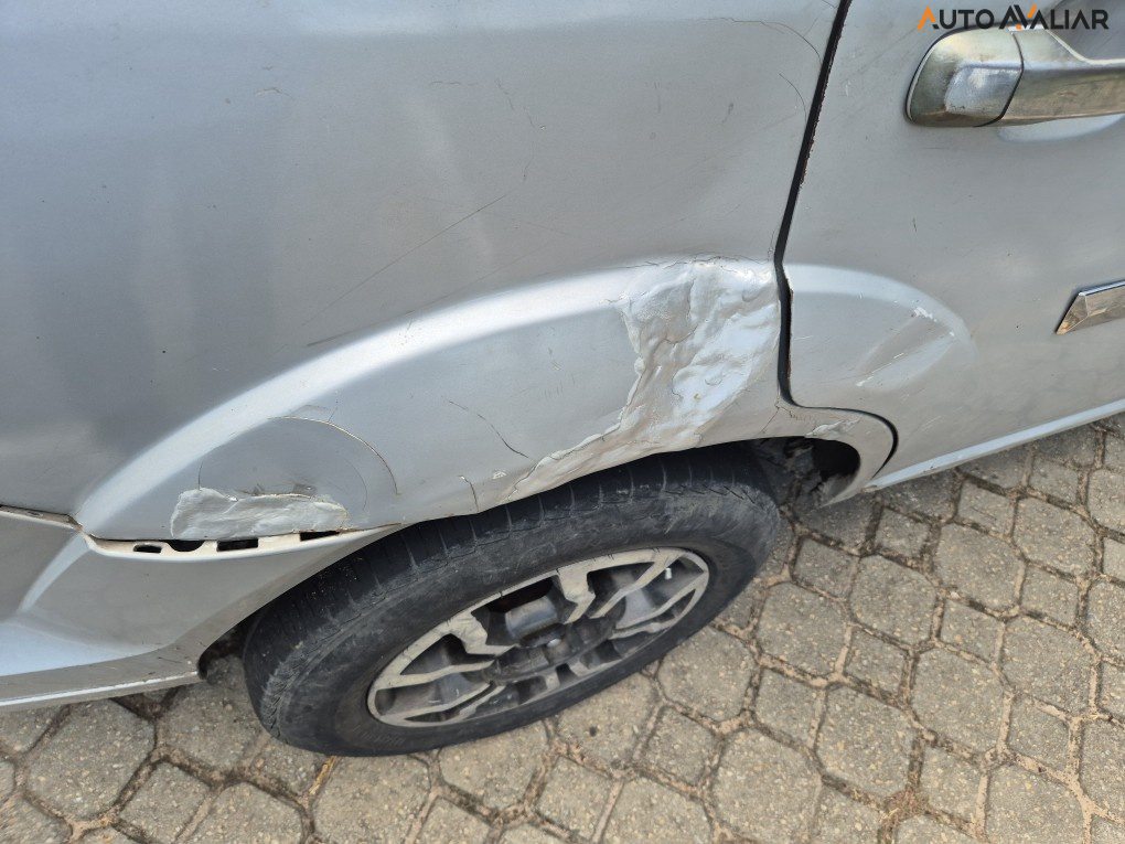 FORD FIESTA 1.6 ROCAM SEDAN 8V FLEX 4P MANUAL