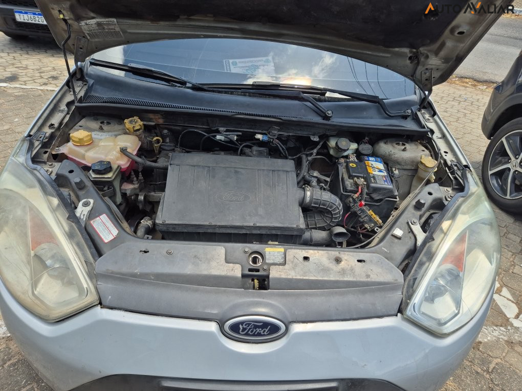 FORD FIESTA 1.6 ROCAM SEDAN 8V FLEX 4P MANUAL