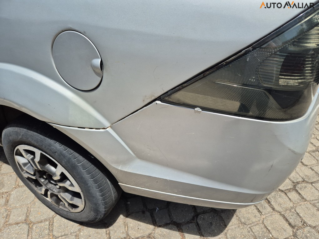 FORD FIESTA 1.6 ROCAM SEDAN 8V FLEX 4P MANUAL