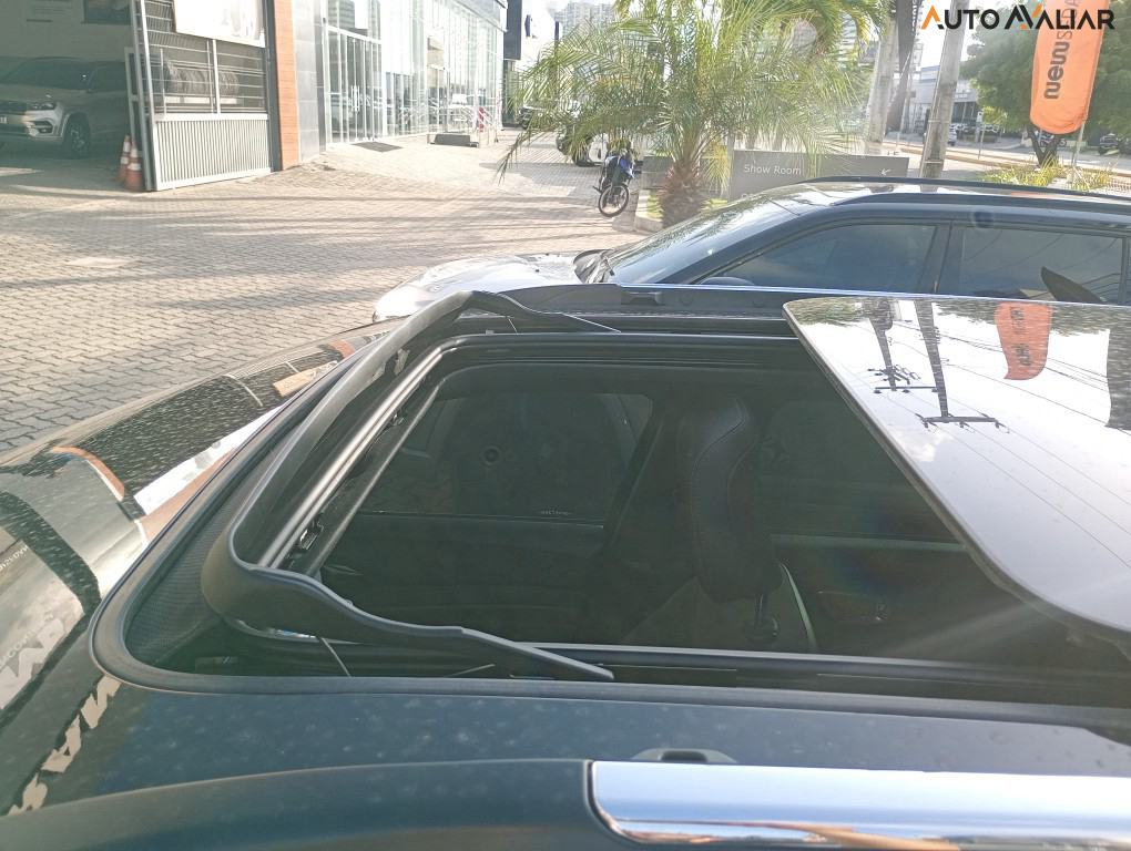 JEEP COMMANDER 2.0 TD380 TURBO DIESEL OVERLAND AT9