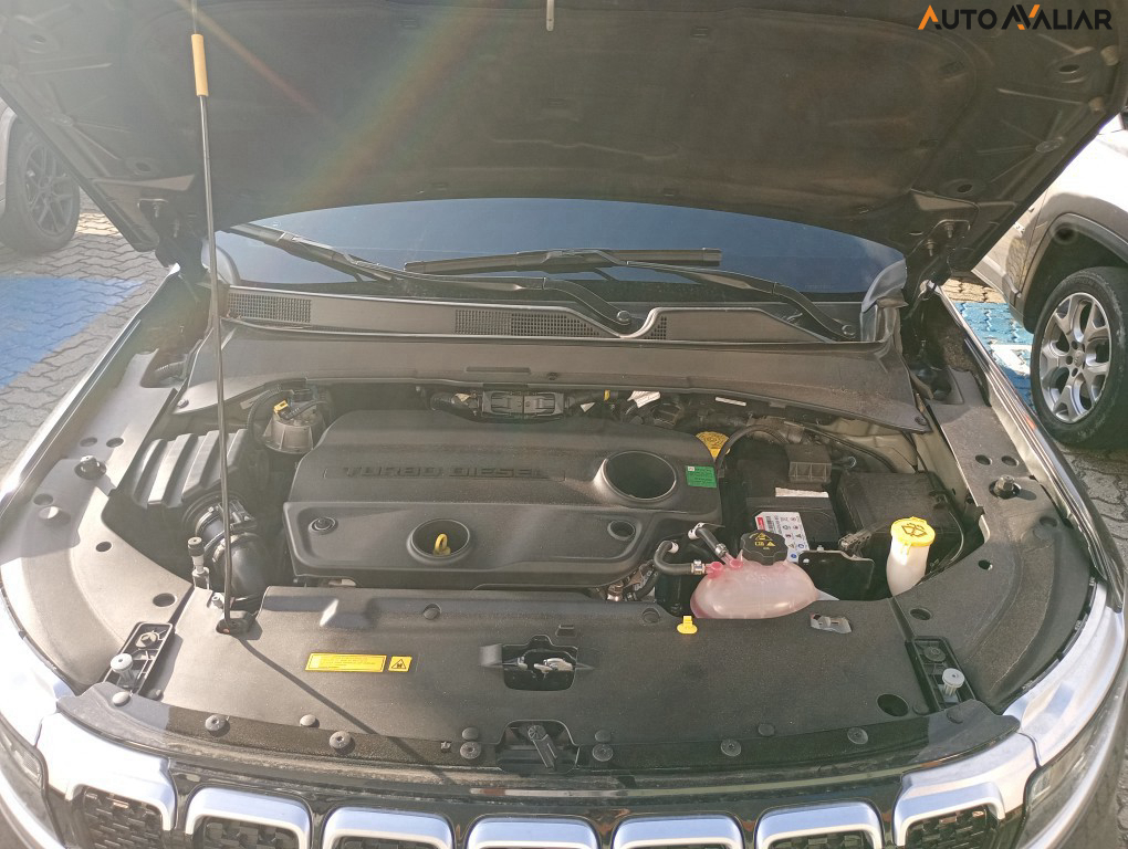 JEEP COMMANDER 2.0 TD380 TURBO DIESEL OVERLAND AT9