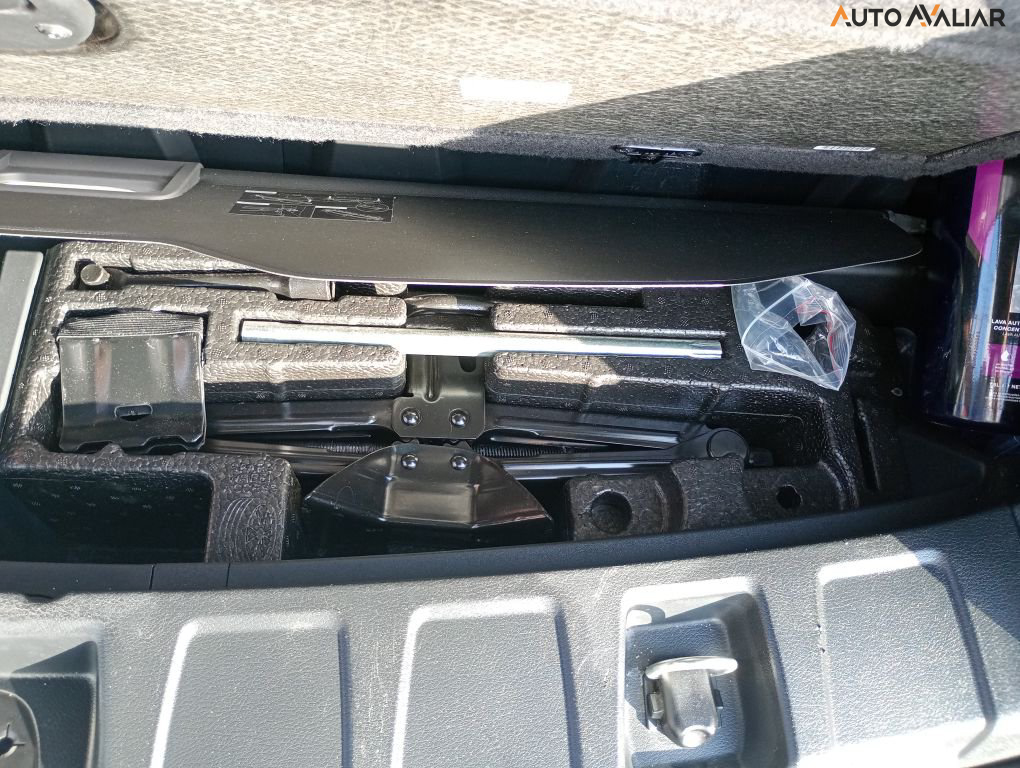 JEEP COMMANDER 2.0 TD380 TURBO DIESEL OVERLAND AT9