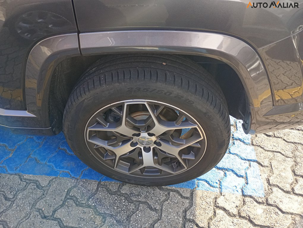 JEEP COMMANDER 2.0 TD380 TURBO DIESEL OVERLAND AT9