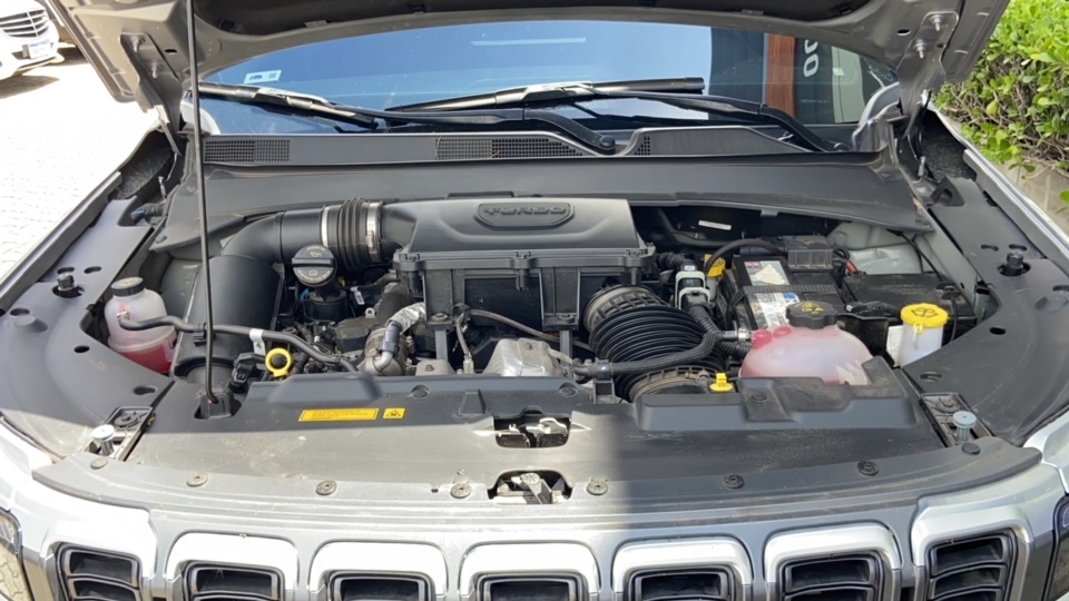 JEEP COMMANDER 2.0 HURRICANE 4 TURBO GASOLINA OVERLAND AT9