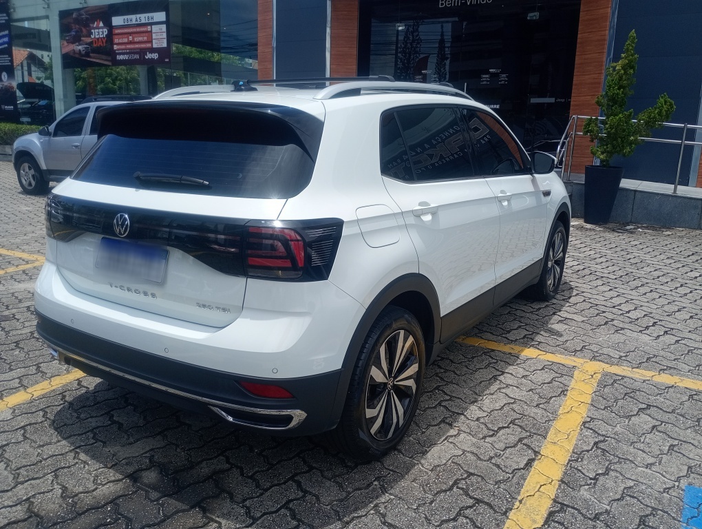 VOLKSWAGEN T-CROSS 1.4 250 TSI TOTAL FLEX HIGHLINE AUTOM&Aacute;TICO