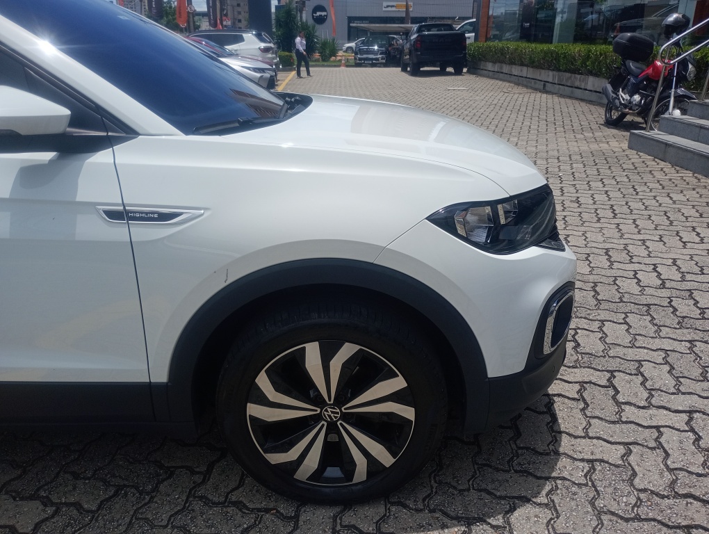 VOLKSWAGEN T-CROSS 1.4 250 TSI TOTAL FLEX HIGHLINE AUTOM&Aacute;TICO