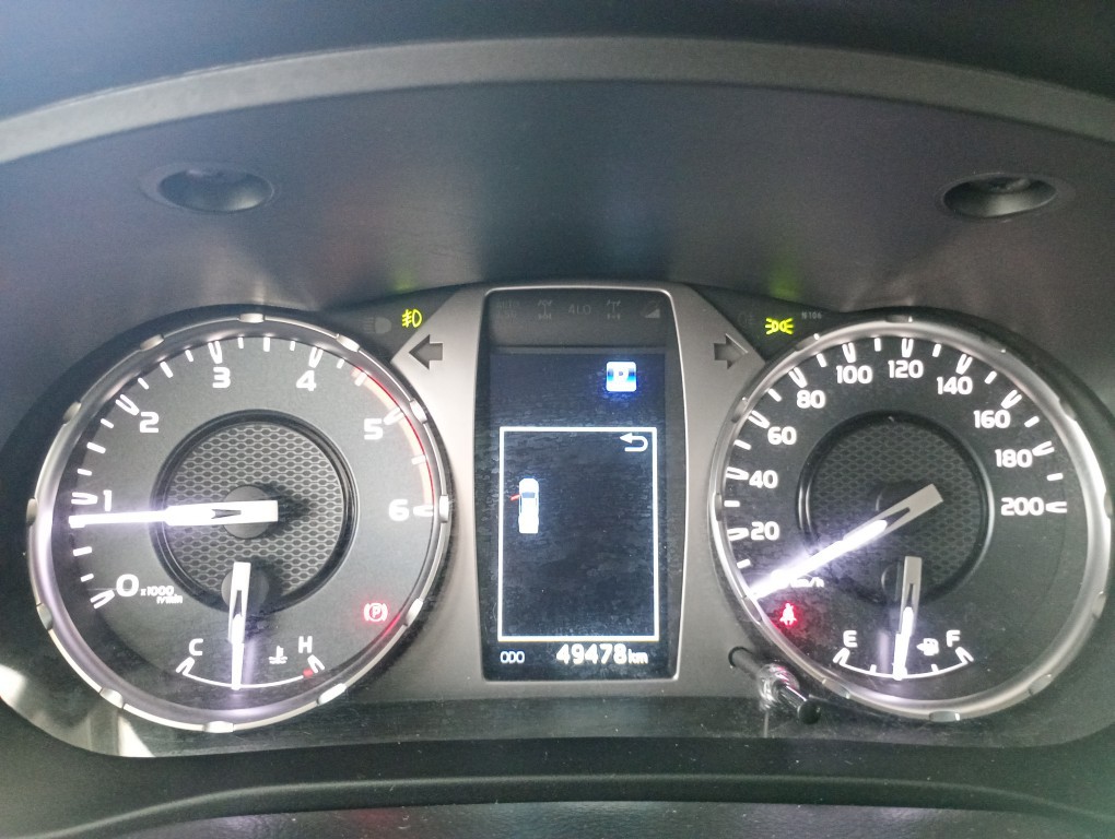 TOYOTA HILUX 2.8 D-4D TURBO DIESEL CD SRX PLUS 4X4 AUTOM&Aacute;TICO