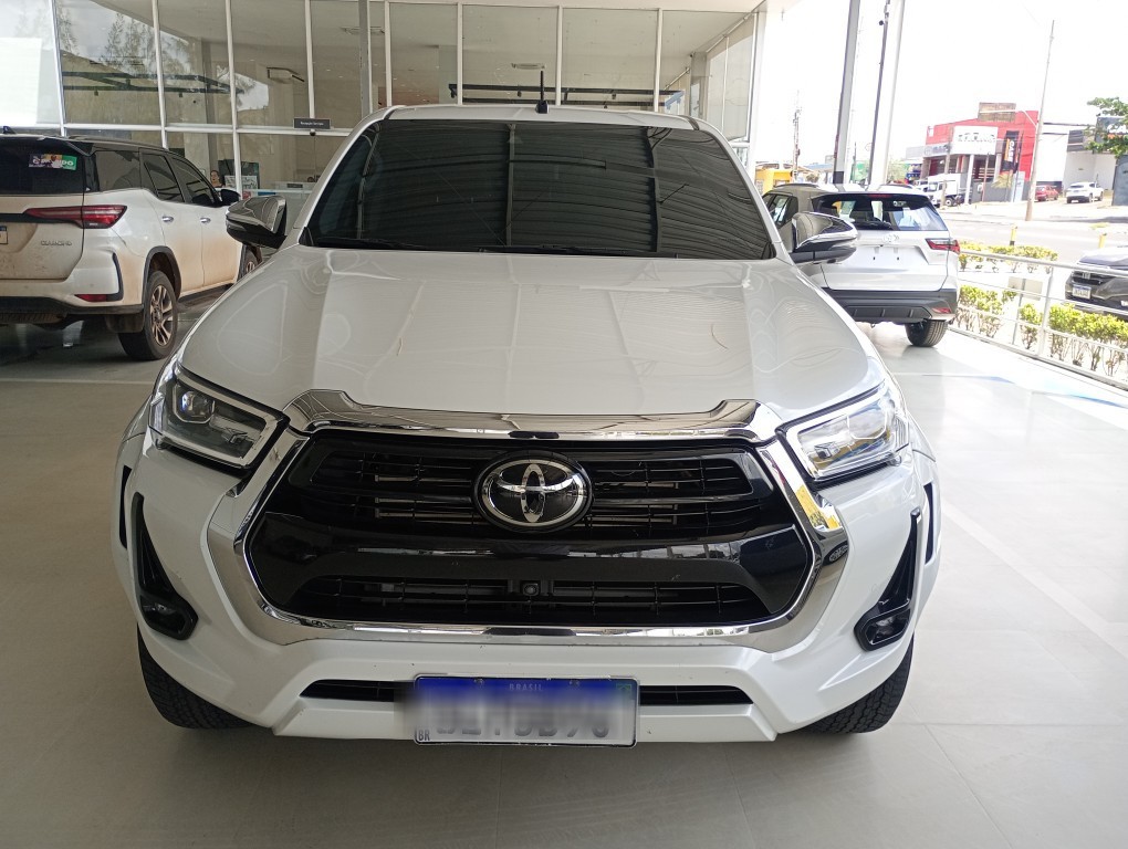 TOYOTA HILUX 2.8 D-4D TURBO DIESEL CD SRX PLUS 4X4 AUTOM&Aacute;TICO