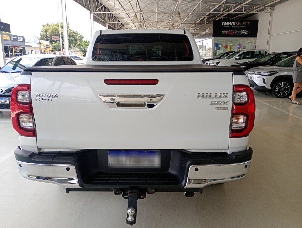 TOYOTA HILUX 2.8 D-4D TURBO DIESEL CD SRX PLUS 4X4 AUTOM&Aacute;TICO