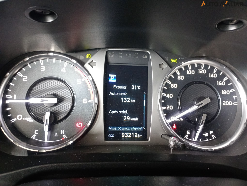 TOYOTA HILUX 2.8 D-4D TURBO DIESEL CD SRX 4X4 AUTOM&Aacute;TICO