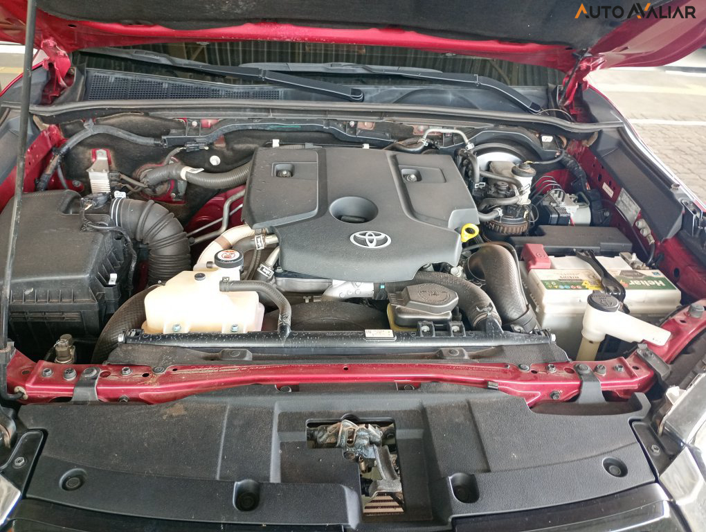 TOYOTA HILUX 2.8 D-4D TURBO DIESEL CD SRX 4X4 AUTOM&Aacute;TICO