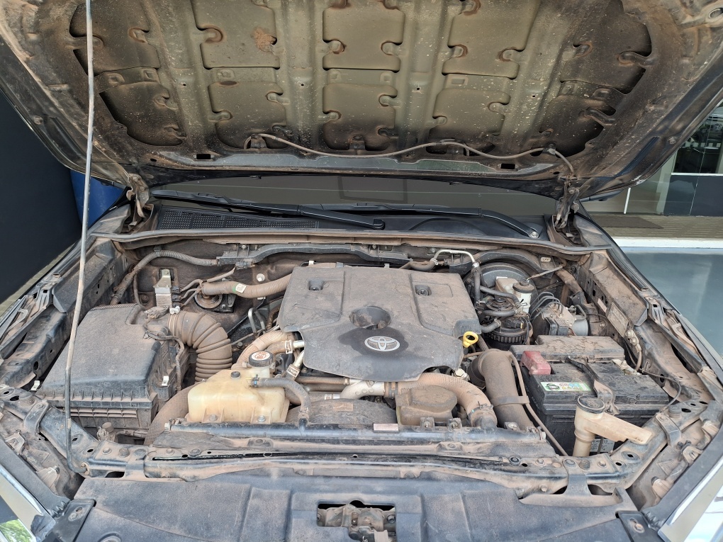 TOYOTA HILUX SW4 2.8 D-4D TURBO DIESEL SRX 7L 4X4 AUTOM&Aacute;TICO