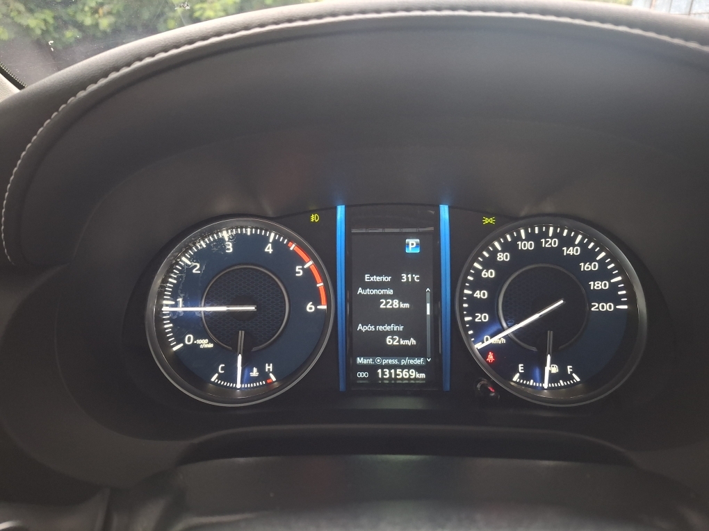 TOYOTA HILUX SW4 2.8 D-4D TURBO DIESEL SRX 7L 4X4 AUTOM&Aacute;TICO