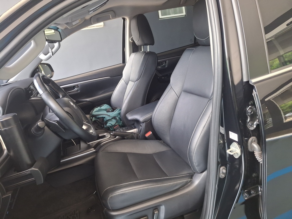 TOYOTA HILUX SW4 2.8 D-4D TURBO DIESEL SRX 7L 4X4 AUTOM&Aacute;TICO