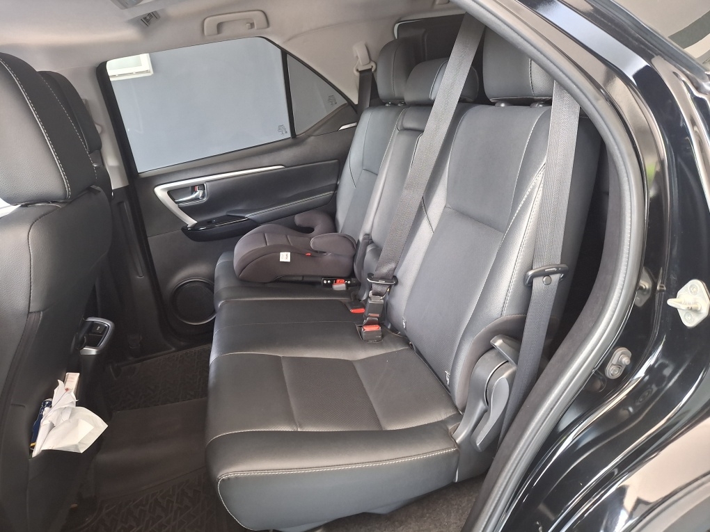 TOYOTA HILUX SW4 2.8 D-4D TURBO DIESEL SRX 7L 4X4 AUTOM&Aacute;TICO