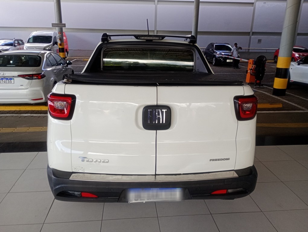 FIAT TORO 2.0 16V TURBO DIESEL FREEDOM 4WD MANUAL