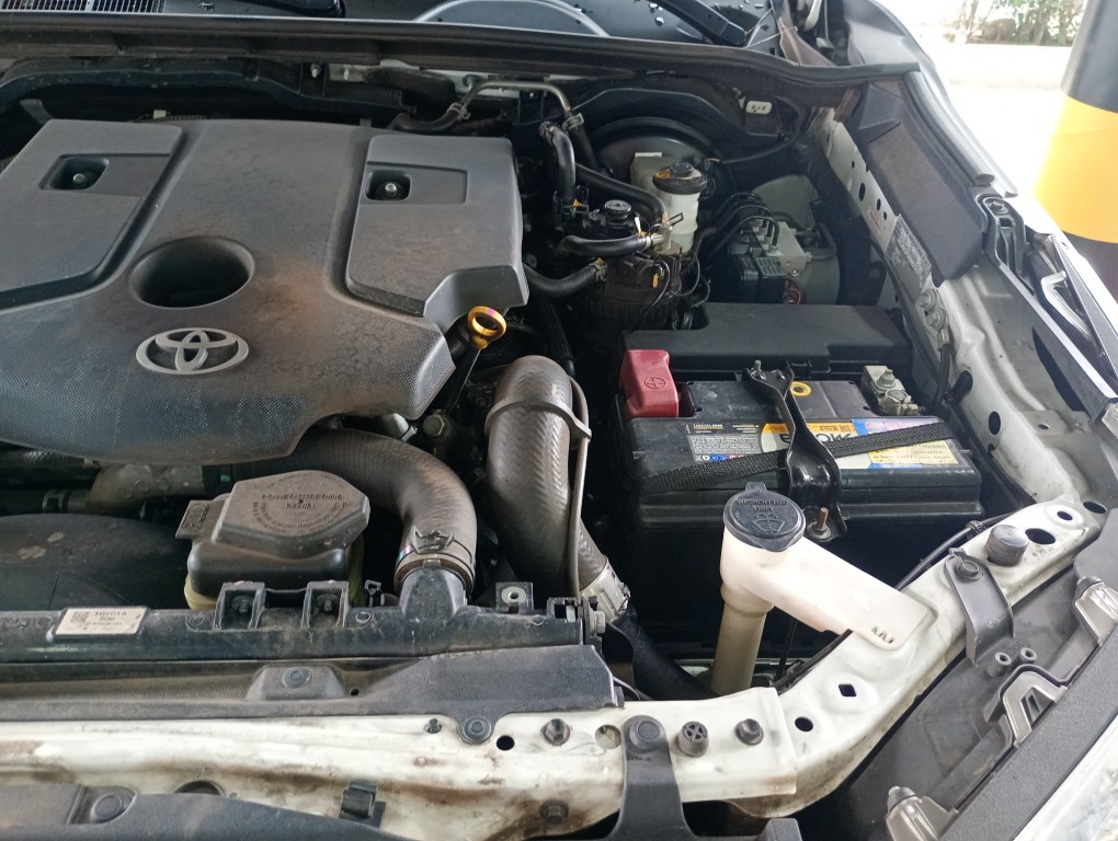 TOYOTA HILUX SW4 2.8 D-4D TURBO DIESEL SRX 7L 4X4 AUTOM&Aacute;TICO
