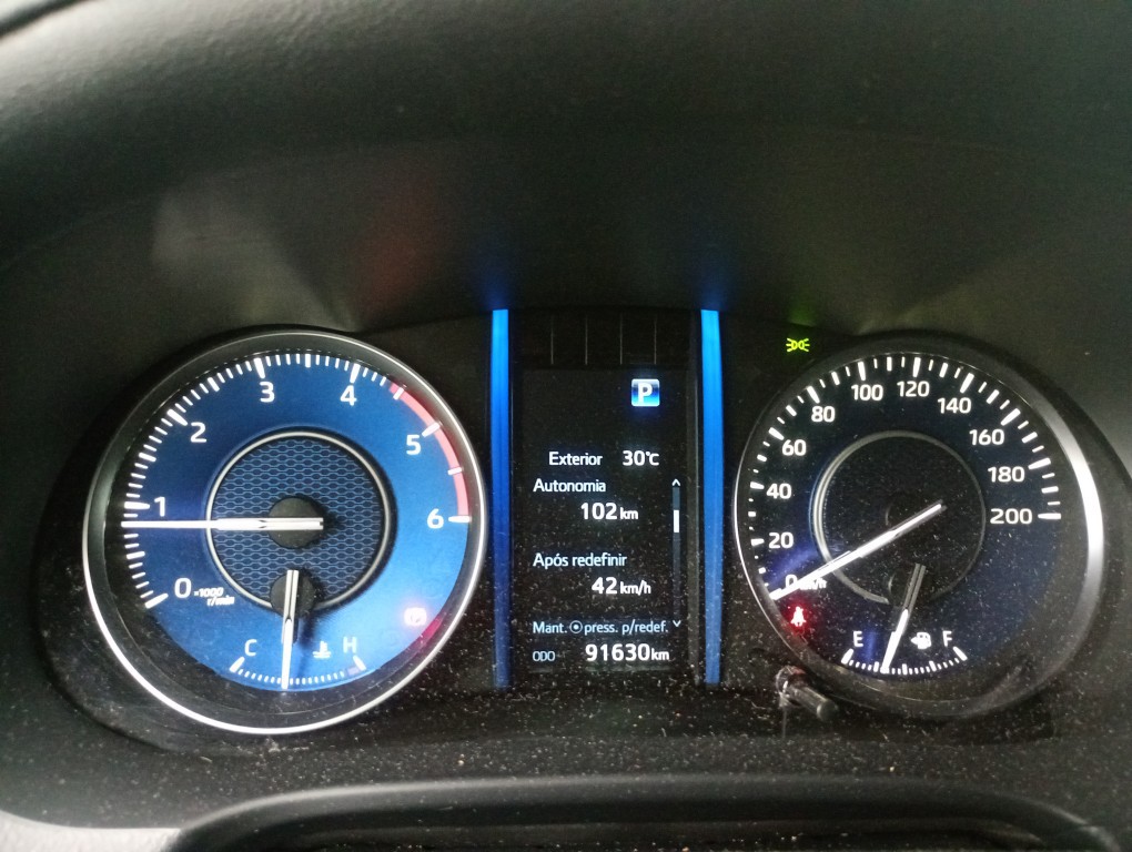 TOYOTA HILUX SW4 2.8 D-4D TURBO DIESEL SRX 7L 4X4 AUTOM&Aacute;TICO
