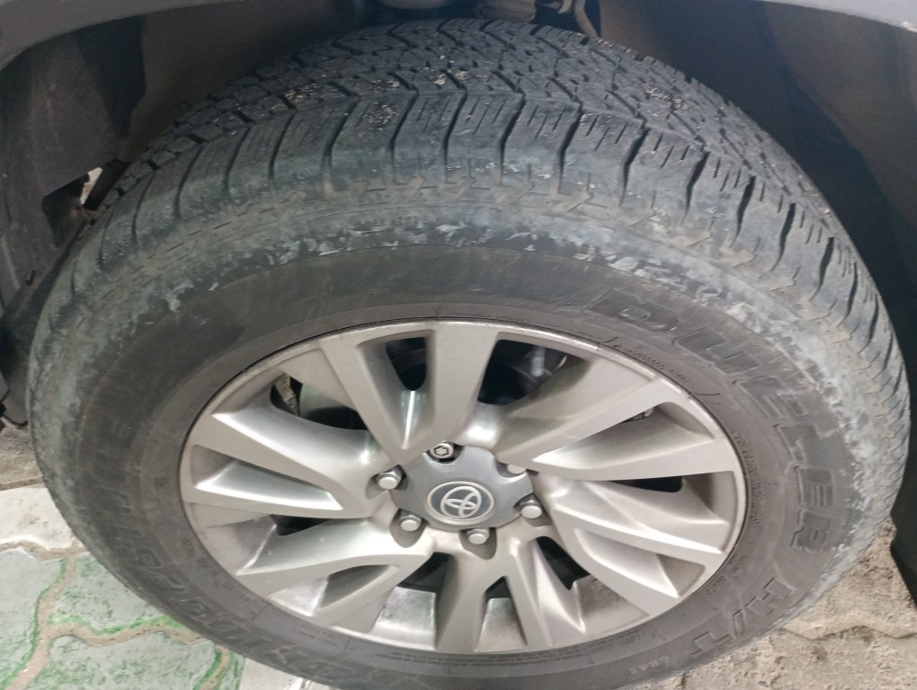 TOYOTA HILUX SW4 2.8 D-4D TURBO DIESEL SRX 7L 4X4 AUTOM&Aacute;TICO