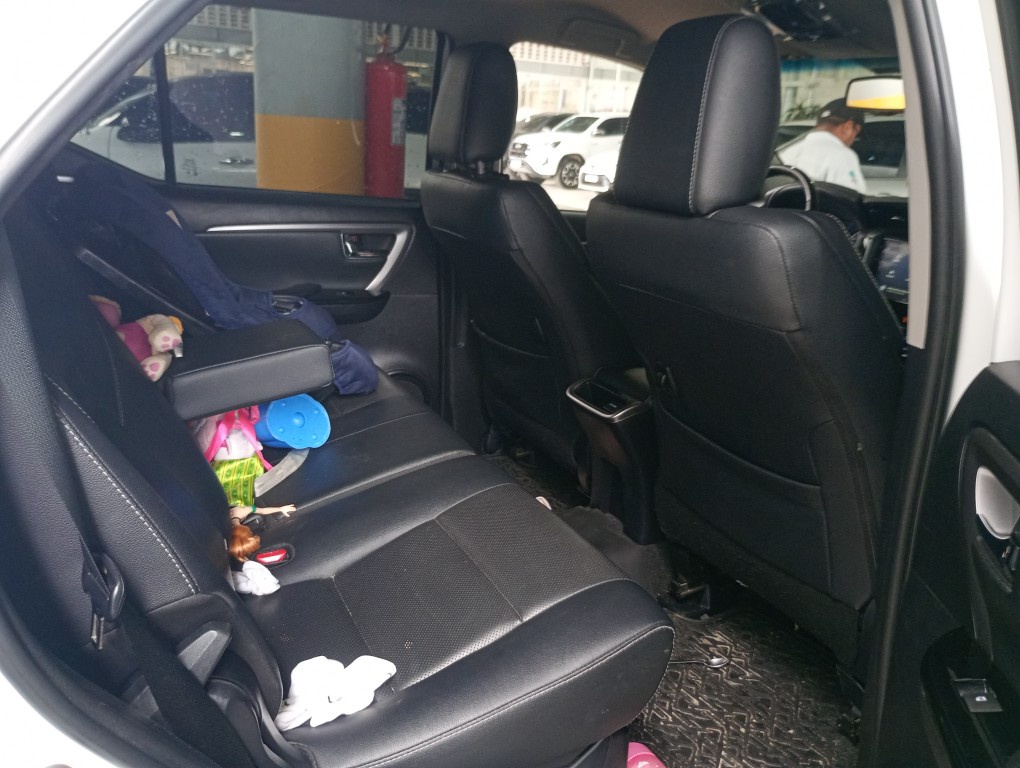 TOYOTA HILUX SW4 2.8 D-4D TURBO DIESEL SRX 7L 4X4 AUTOM&Aacute;TICO
