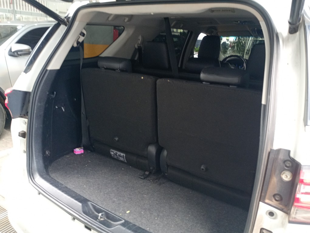 TOYOTA HILUX SW4 2.8 D-4D TURBO DIESEL SRX 7L 4X4 AUTOM&Aacute;TICO