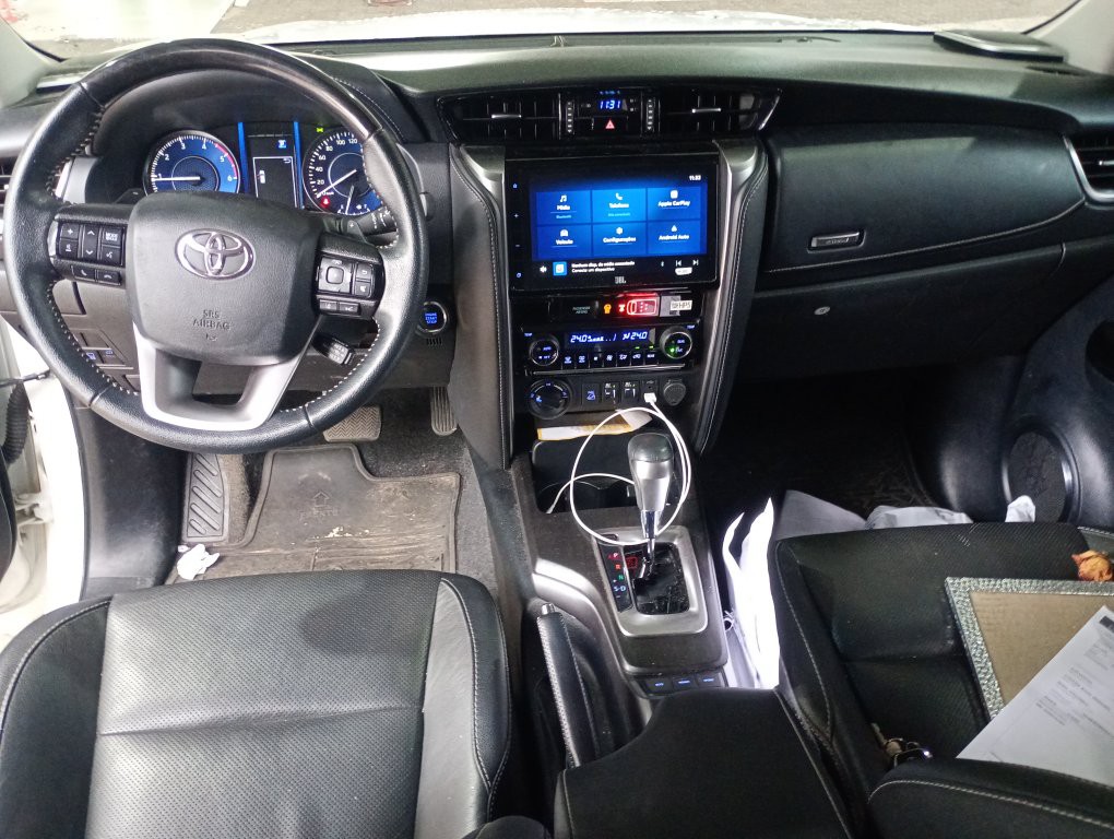 TOYOTA HILUX SW4 2.8 D-4D TURBO DIESEL SRX 7L 4X4 AUTOM&Aacute;TICO