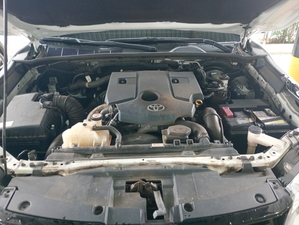 TOYOTA HILUX SW4 2.8 D-4D TURBO DIESEL SRX 7L 4X4 AUTOM&Aacute;TICO