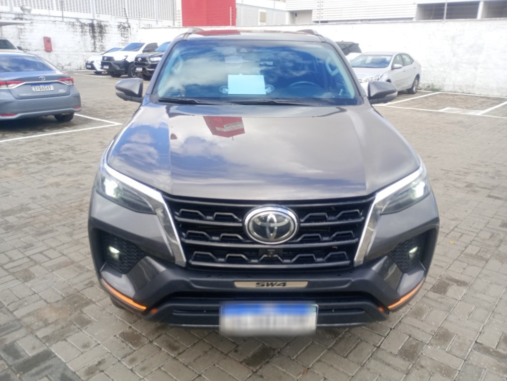TOYOTA HILUX SW4 2.8 D-4D TURBO DIESEL SRX 7L 4X4 AUTOM&Aacute;TICO