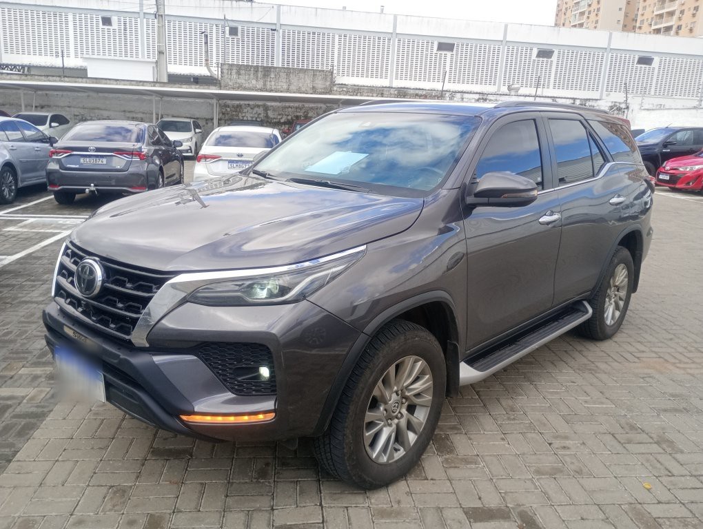TOYOTA HILUX SW4 2.8 D-4D TURBO DIESEL SRX 7L 4X4 AUTOM&Aacute;TICO