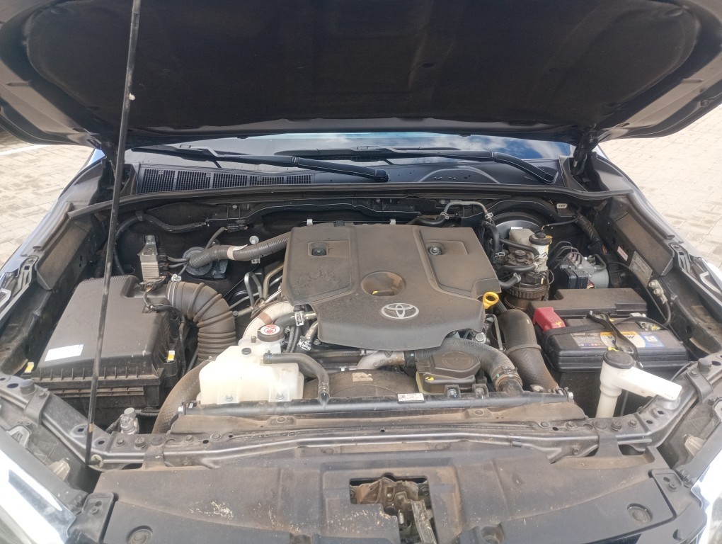 TOYOTA HILUX SW4 2.8 D-4D TURBO DIESEL SRX 7L 4X4 AUTOM&Aacute;TICO