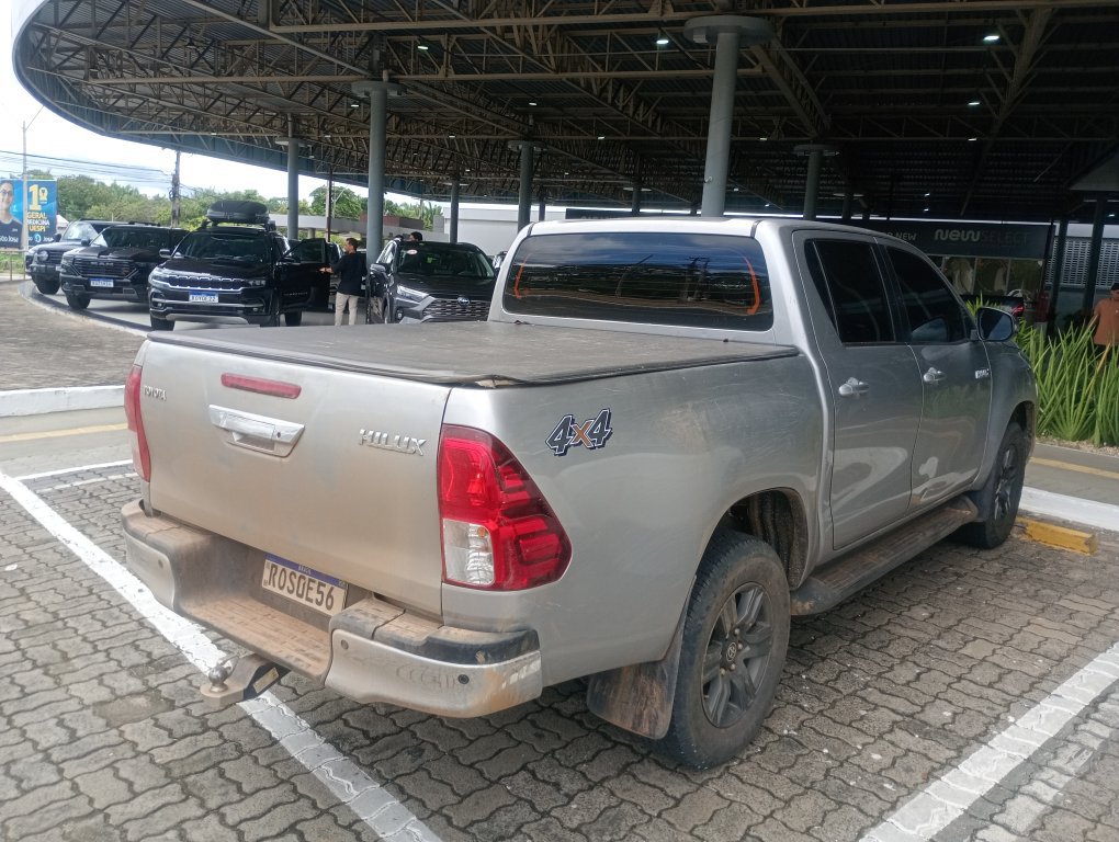 TOYOTA HILUX 2.8 D-4D TURBO DIESEL CD SR 4X4 AUTOM&Aacute;TICO
