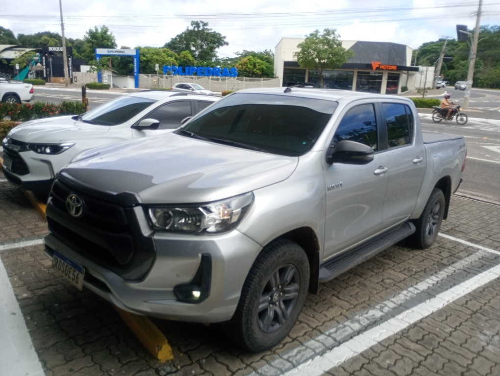 TOYOTA HILUX 2.8 D-4D TURBO DIESEL CD SR 4X4 AUTOM&Aacute;TICO